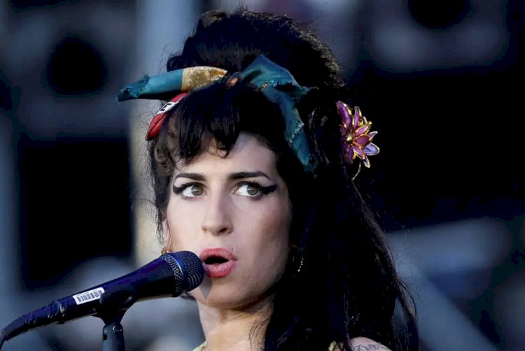 Amy Winehouse tem vida contada por sua mãe em documentário