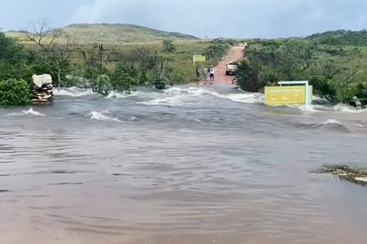 Nascente do Rio São Francisco transborda na Serra da Canastra