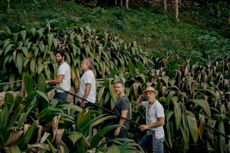 Tianastácia lança ''Verão'', segundo single de seu 13º álbum de estúdio