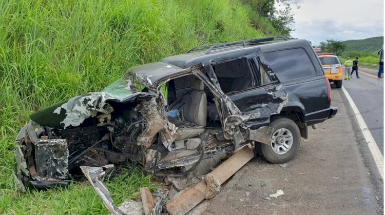 Acidente entre três veículos deixa feridos na MG 050 em Passos