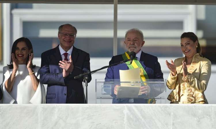 Lula reassume compromisso de cuidar dos brasileiros