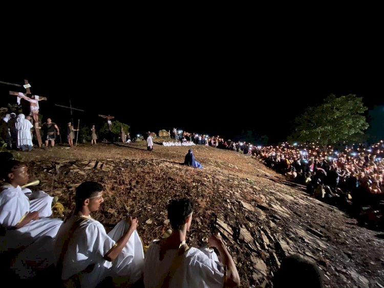 Paixão atrai público de 10 mil pessoas em Alpinópolis