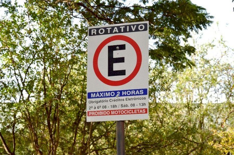 Estacionamento rotativo deverá voltar em Passos ainda este ano