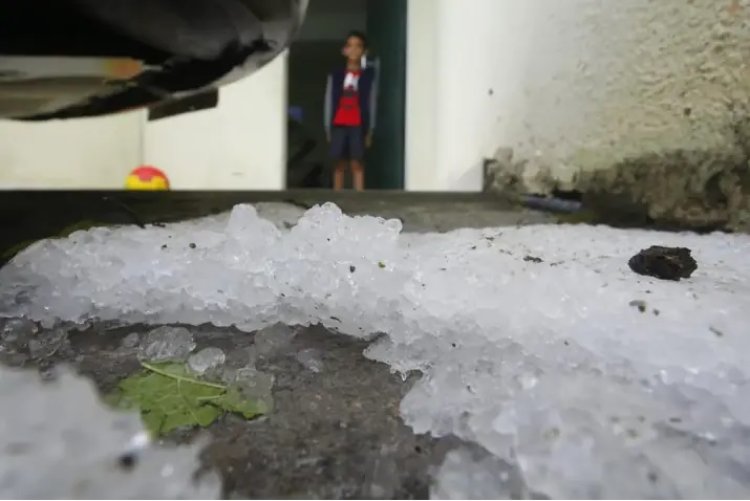 Vendaval e chuva de granizo podem atingir Passos até amanhã