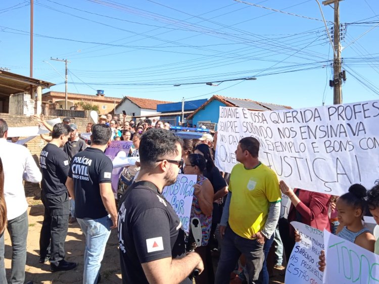 População de Bom Jesus faz manifestação durante reconstituição de crime