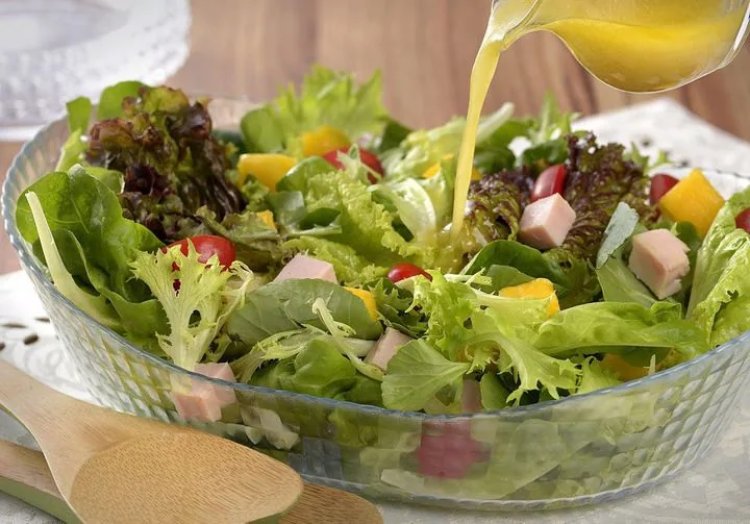 A boa neste calor é uma salada diferenciada para se refrescar