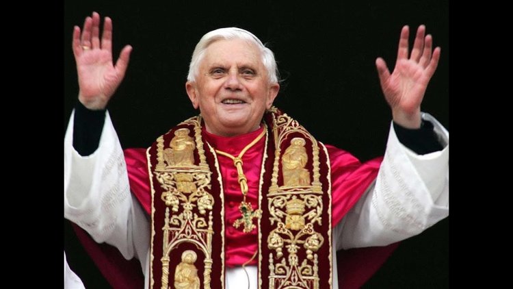 Joseph Ratzinger foi escolhido como o 265º Papa