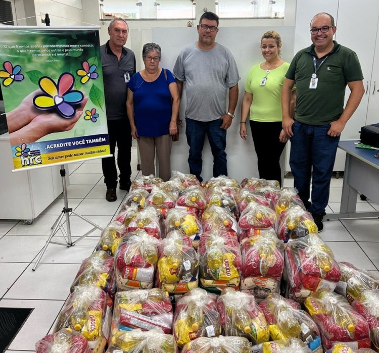 Família de ex-paciente doa 58 cestas básicas ao HRC