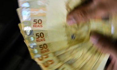 Governo aumenta imposto, volta atrás e ganha as manchetes