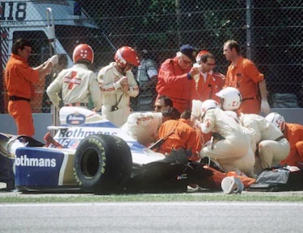 Ídolo e tricampeão mundial da Fórmula 1, Senna morreu no dia 1º de maio de 1994