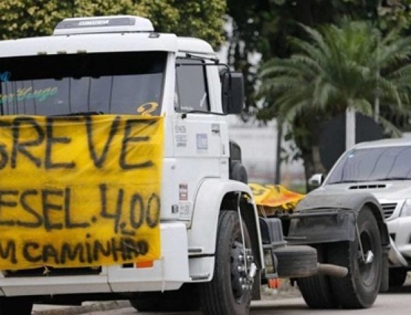Em 2018, greve dos caminhoneiros parou o Brasil por 10 dias