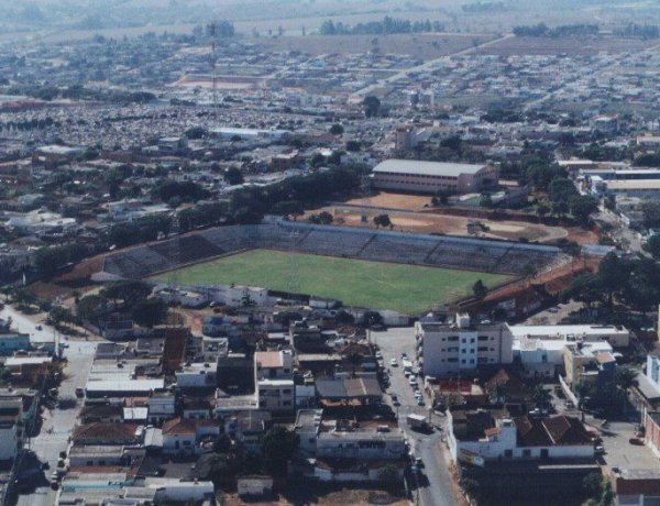 Em 31 de maio foi inaugurada a cobertura do estádio Starling Soares