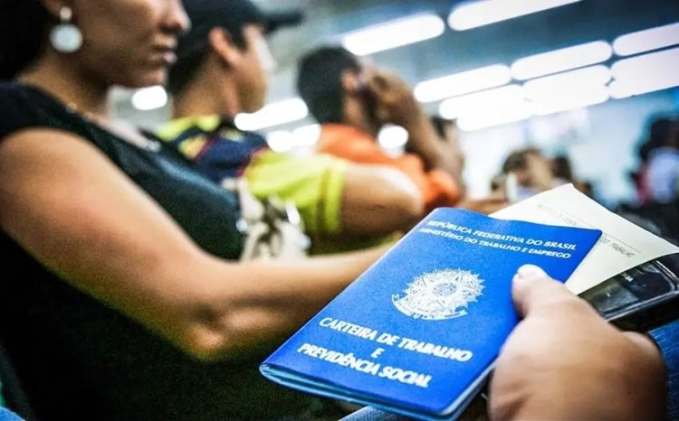 Passos apresenta saldo de 85 vagas de emprego no mês de março
