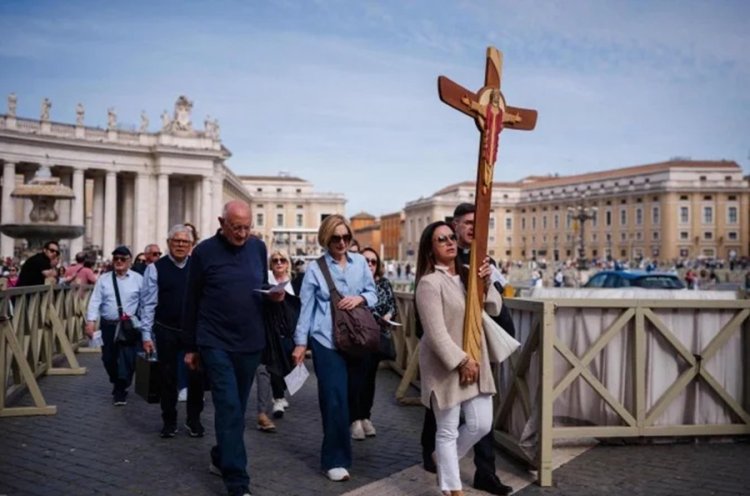 Processo de escolha do novo papa está entre os destaques dos jornais