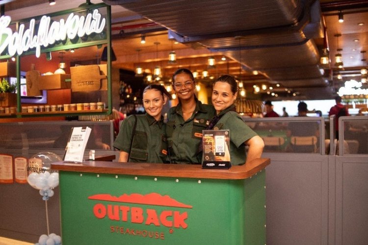 Outback abre filial em Franca e oferece 92 vagas de emprego