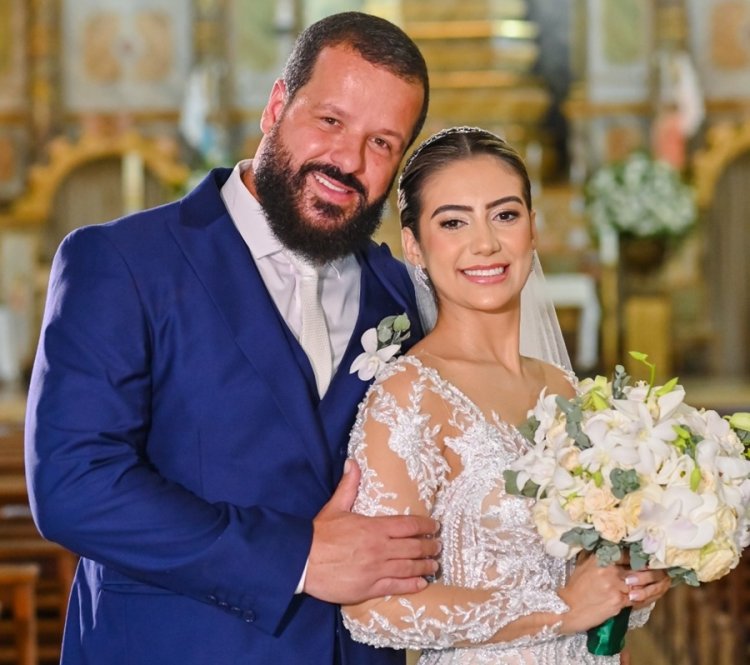 Lucas e Andressa se casam na principal Matriz