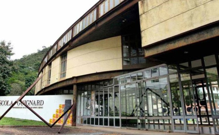 Ensino à distância e o futuro da UEMG nas manchetes dos jornais