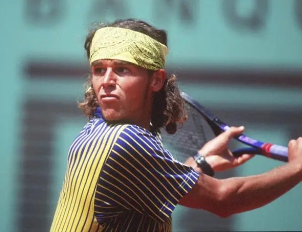 Em 97 tenista brasileiro conquistava o primeiro título de Roland Garros