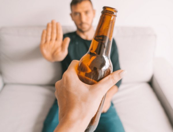 Em 10 de junho foi fundado o grupo de Alcoólicos Anônimos