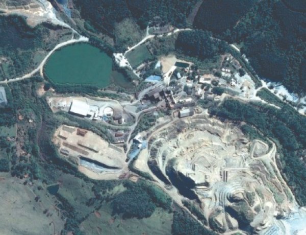 Em junho de 1998 a Morro do Níquel desativa mineração em Paratápolis