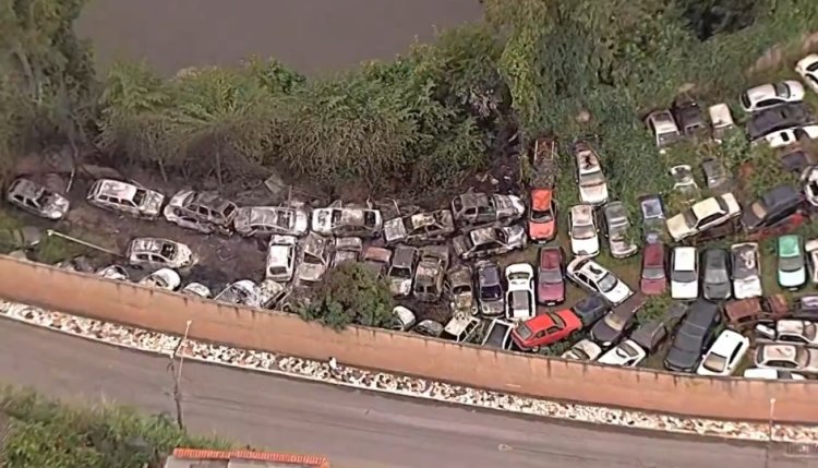 Incêndio atinge pátio de veículos apreendidos em Minas