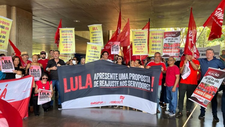 Lula lá.. Em baixo!