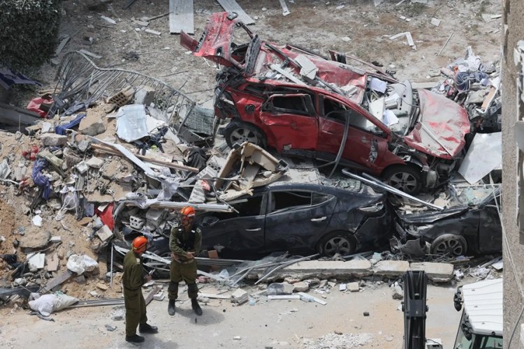 Nas manchetes a guerra Israel-Irã que já tem mais de 200 mortos